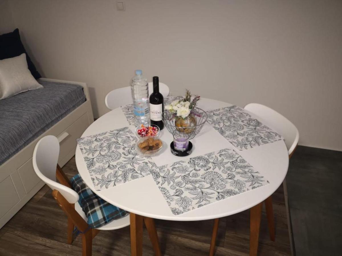 Apartments Tara Ražanac Extérieur photo