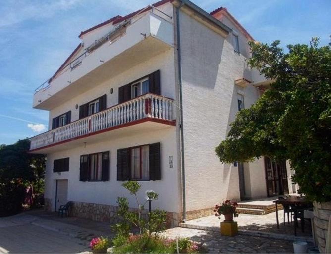 Apartments Tara Ražanac Extérieur photo