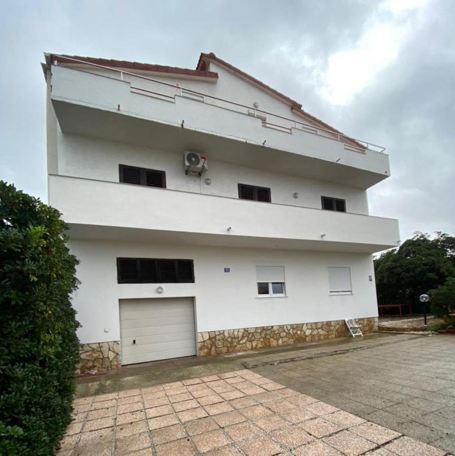 Apartments Tara Ražanac Extérieur photo