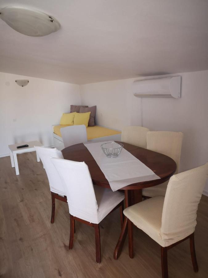 Apartments Tara Ražanac Extérieur photo