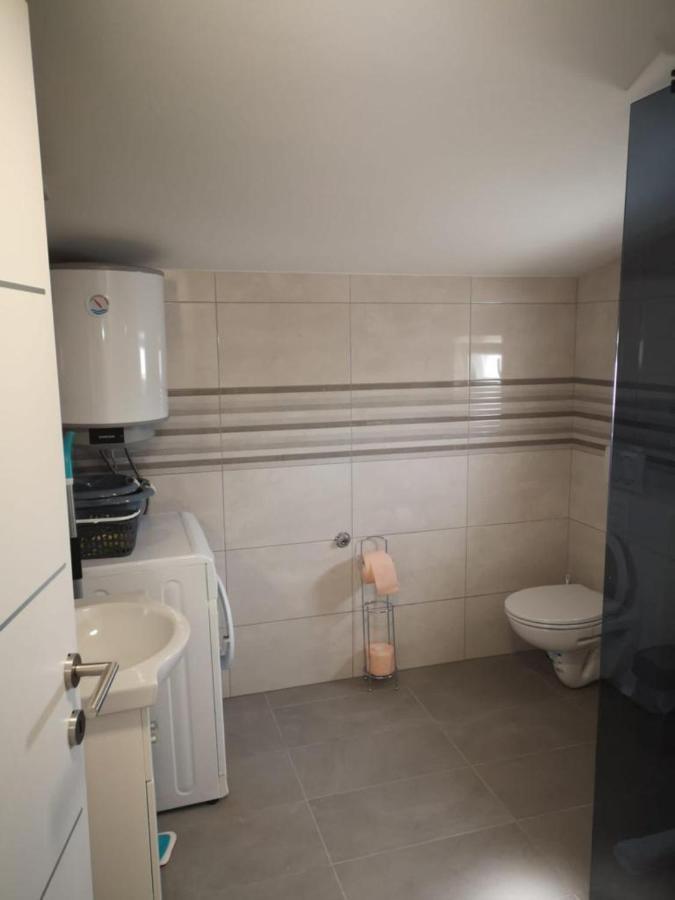 Apartments Tara Ražanac Extérieur photo