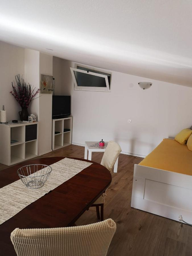 Apartments Tara Ražanac Extérieur photo